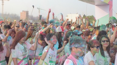   Rực rỡ sắc màu cùng color me run    