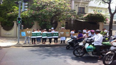  Cộng đồng ủng hộ mạnh mẽ vẽ tranh biếm họa “Không xả rác bừa bãi”