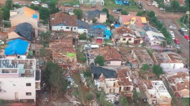  Lốc xoáy càn quét Brazil, 2 người chết, 120 bị thương