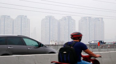   Bụi và tiếng ồn "tấn công" TP HCM