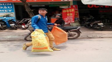  Thu gom ve chai đến chương trình “Đào xá - hành trình chia sẻ”