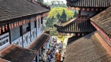 Ai là tác giả bức ảnh "Lễ hội khất thực"?