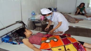  32 người nhập viện do ngộ độc thực phẩm
