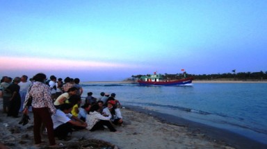  Hai học sinh bị nước cuốn trôi ở cửa sông Nhật Lệ