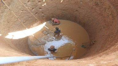  Nắng hạn kéo dài, người dân Quảng Trị thiếu nước sinh hoạt
