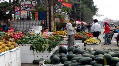   Cùng nhắc nhau tẩy chay, ngừng bán hàng Tàu