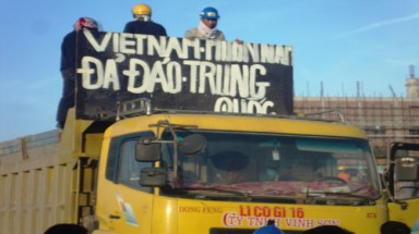   6.000 người xô xát tại Vũng Áng vì câu nói kích động