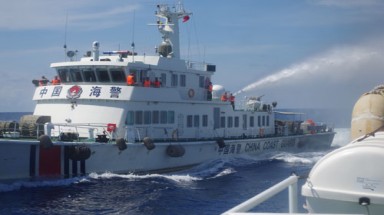       Máy bay trinh sát Trung Quốc liên tục bay lượn để ghi hình tàu chấp pháp Việt Nam