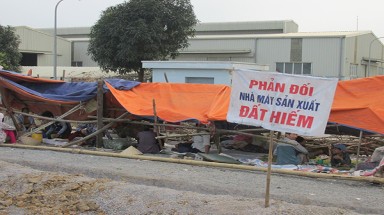  Hà Nam: Gí súng vào cổ người dân, công ty vẫn “hiên ngang” hoạt động