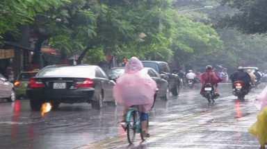  Đêm 16/5, hầu khắp các khu vực trên cả nước có mưa rải rác và dông
