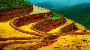   Du ngoạn Tây Bắc mùa đổ nước