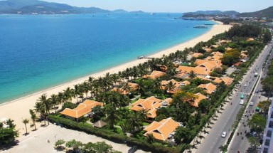   Trả lại bãi biển cho người dân