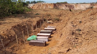   Phạt 100 triệu đồng doanh nghiệp xúc đi hàng trăm ngôi mộ
