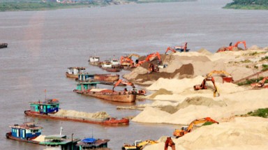  Hà Nam tăng cường quản lý hoạt động khai thác, vận chuyển và kinh doanh cát