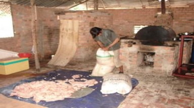  Phát hiện lò rán mỡ thối kinh hoàng ở Bình Dương