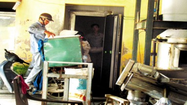    Nước, đá tinh khiết: Công nghệ cao, vệ sinh... thấp