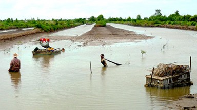  Khoan nước mặn để nuôi tôm: Giấc mộng đổi đời “dị biệt” của nhiều hộ dân ở Sóc Trăng