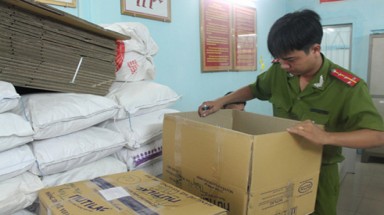  TP.HCM: Phá lò sản xuất sữa giả lớn, nguyên liệu nhập từ Trung Quốc    