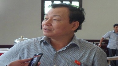  "Lấy đâu ra Thứ trưởng trình độ ngoại ngữ bậc 6?"