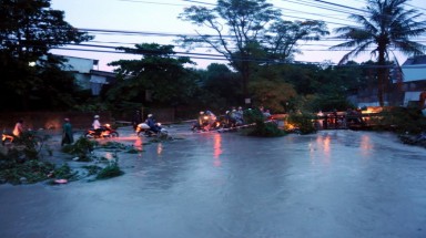  Thành phố Biên Hòa ngập nặng sau cơn mưa to