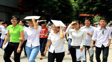  Nắng nóng bao trùm trong các ngày thi trung học phổ thông quốc gia 2015