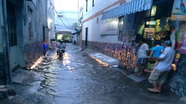  Đường Thương Mại 3, Hóc Môn: Hơn 3 tháng, người dân sống chung với nước bẩn 