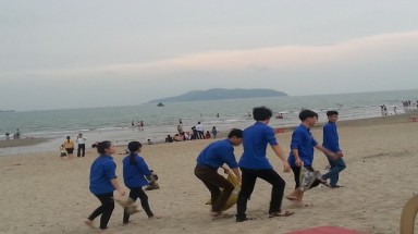Du lịch hè mùa cao điểm: Dẹp nạn ”chặt chém” và rác bẩn