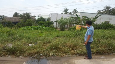  Xây cảng, lấp rạch làm tắt đường thoát nước của dân