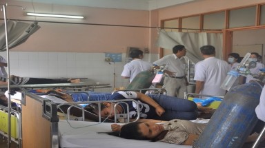  Hàng chục công nhân nhập viện sau khi ngửi phải mùi lạ