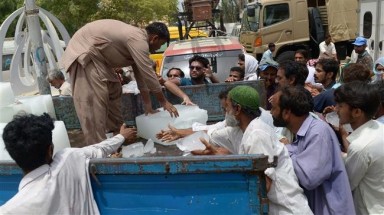  830 người chết do nắng nóng, Pakistan ban bố tình trạng khẩn cấp