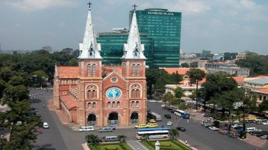   Nhà thờ Đức Bà Sài Gòn bị nghiêng?