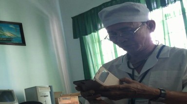  Bác sĩ  "phán" bệnh nhân: Uống thuốc cũng chết, không uống cũng chết