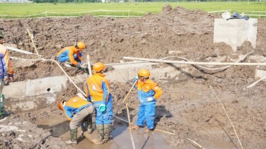 Sông Đà 11 thông tin về hiện tượng trộn đất vào bê tông móng trụ đường dây 220 kV 