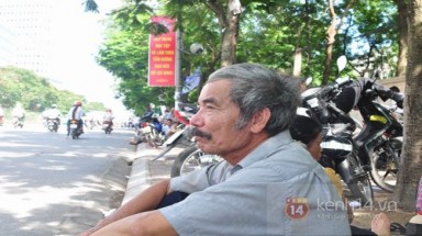  Cụ ông 73 tuổi đưa cháu mồ côi đi thi đại học