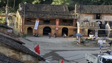  Đến lượt phố cổ Đồng Văn đòi trả di tích
