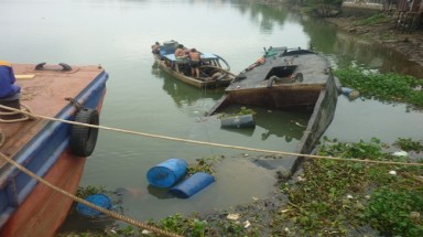  Nổ súng vây ráp “cát tặc” trên sông