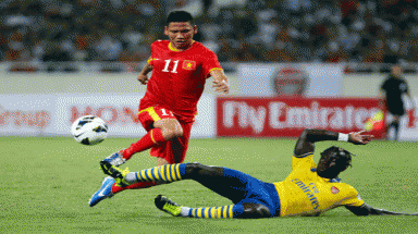  VN - Arsenal 1-7: Khách vui, chủ cũng hài lòng