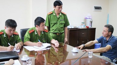   Bác sĩ dâm ô được bệnh viên Việt-Pháp ký hợp đồng