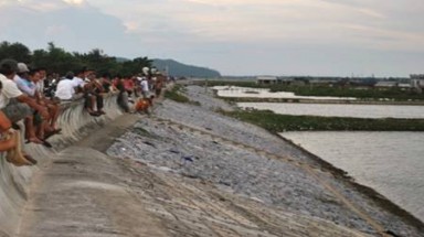  Hỗn chiến kinh hoàng trên sông, 11 người mất tích và trọng thương