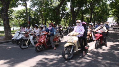 Miền Bắc giảm mây trời nắng, miền Trung nắng nóng gia tăng 