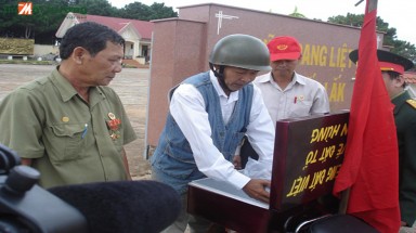   Bản đồ “Hồn Thiêng Đất Việt” được ghép từ đất ở nghĩa trang liệt sĩ 63 tỉnh thành