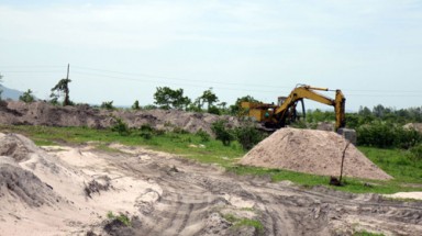  Vụ "Trùm cát lậu nguyên là Giám đốc Sở Tư pháp" ở Bình Thuận: Chính quyền xã bất lực? 