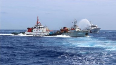   Trung Quốc ngang ngược đưa Biển Đông vào khu cảnh báo bão