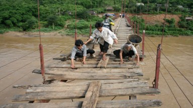  Quảng Nam: Xây mới và sửa chữa trên 70 cầu treo dân sinh trước mùa mưa lũ 