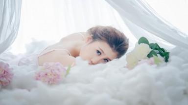  Bộ ảnh Model Nguyễn Thị Tài Linh gợi cảm cùng với táo