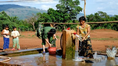  Phú Yên: Giúp đồng bào dân tộc thiểu số đưa nước sạch về thôn 