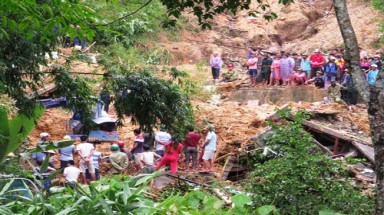  Quảng Ninh thiệt hại nặng trong mưa lũ do chính quyền chưa quyết liệt, dân chủ quan