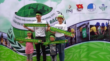 Chiến dịch tình nguyện Kỳ Nghỉ Hồng 2016