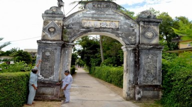  Bình Định: Cổng làng xưa và nay