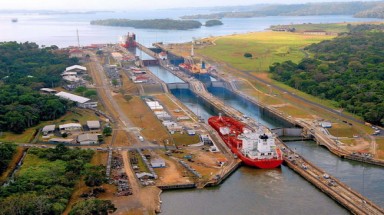     Cứu được 4 thủy thủ Việt Nam nhảy xuống kênh đào Panama